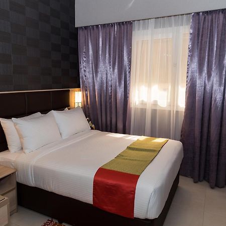 Florida Square Hotel Dubai Zimmer foto