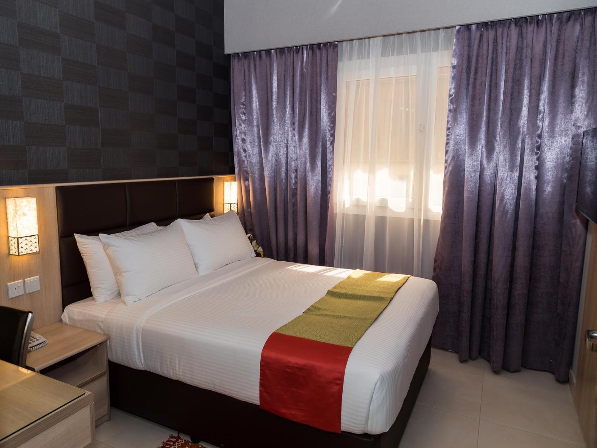 Florida Square Hotel Dubai Zimmer foto