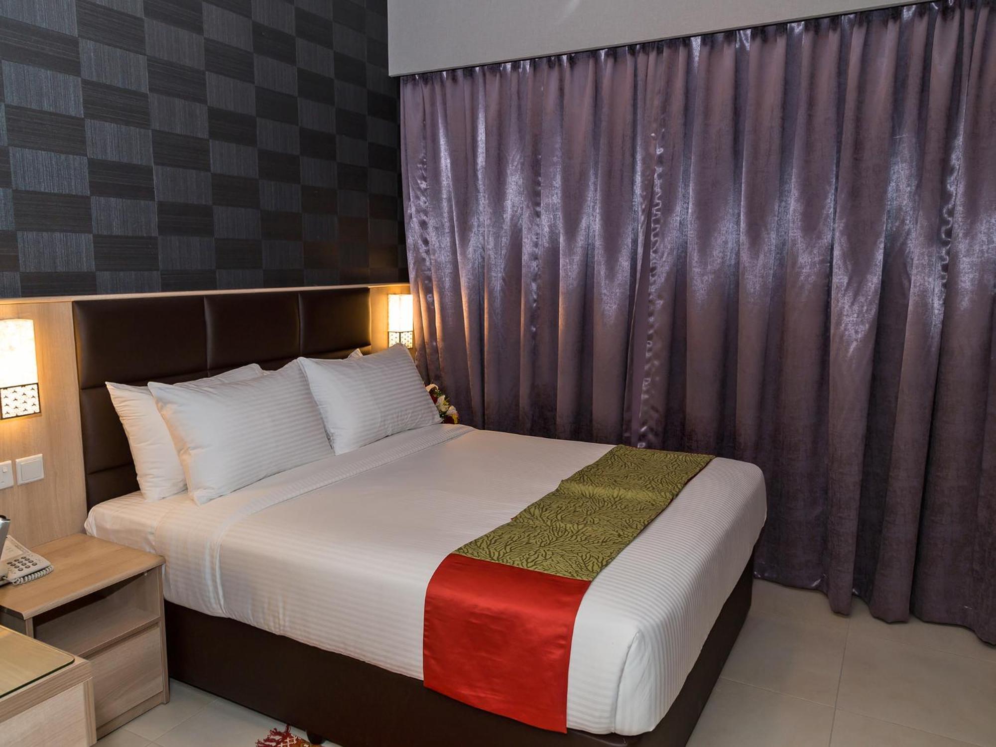Florida Square Hotel Dubai Zimmer foto